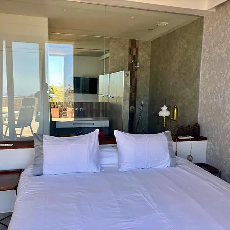 Private & Terrace, Pool شقة *